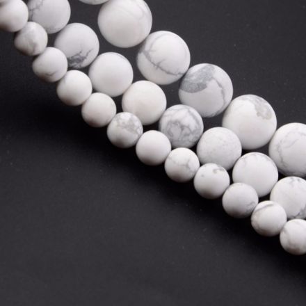 Galanterie: Minerální korálky Howlit 6 mm (10ks)