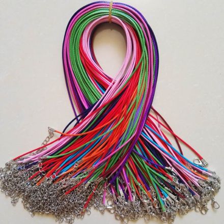 Galanterie: Voskovaná šňůrka s karabinkou délka 45 cm (5ks) - mix